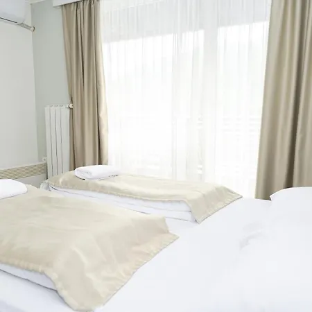 汽车旅馆 Plaza 3*
